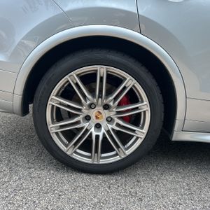 2016 Porsche CAYENNE GTS 缩略图 19