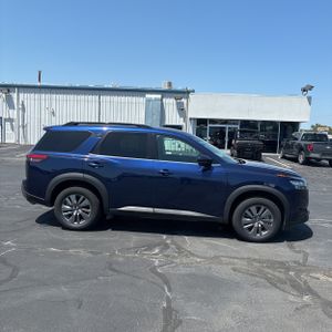 2025 Nissan PATHFINDER SV 照片 10