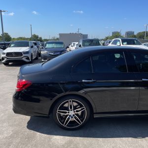 2019 Mercedes-BENZ E-CLASS AMG 照片 9