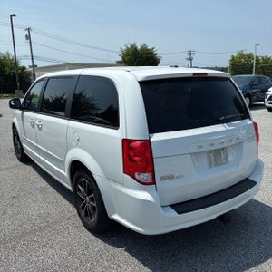 صورة 4 لـ 2015 Dodge GRAND CARAVAN SE