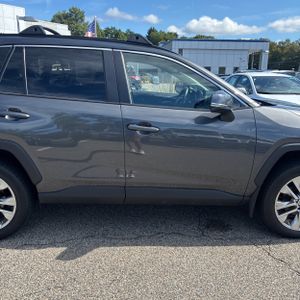 صورة 11 لـ 2025 Toyota RAV4 XLE PREMIUM