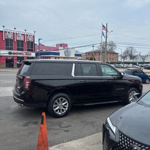 CHEVROLET SUBURBAN PREMIER - 10