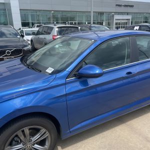 VOLKSWAGEN JETTA SE - 2