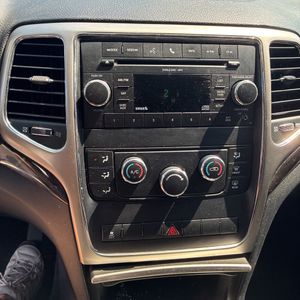 صورة مصغرة 38 لـ 2011 JEEP GRAND CHEROKEE LAREDO