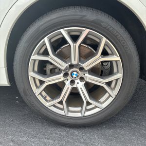 صورة 18 لـ 2020 BMW X7 XDRIVE40I