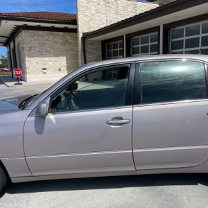 Lexus LS 430 Base - 4