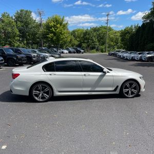 صورة 10 لـ 2019 BMW 750I XDRIVE