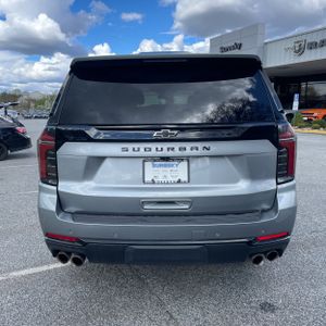 CHEVROLET SUBURBAN Z71 - 7