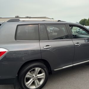 2013 Toyota HIGHLANDER LIMITED — фото 9
