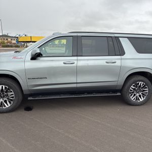 CHEVROLET SUBURBAN - 4