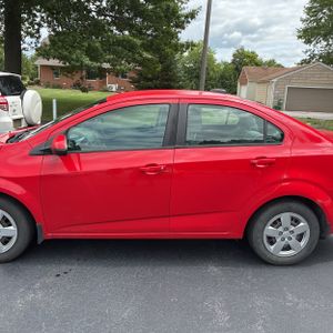 صورة 4 لـ 2015 Chevrolet SONIC LS AUTO