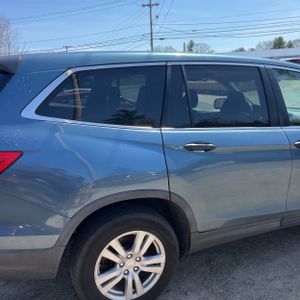 HONDA PILOT LX - 9