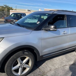 FORD EXPLORER XLT - 2