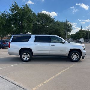 CHEVROLET SUBURBAN LT - 10