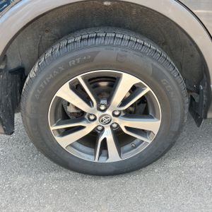 صورة مصغرة 19 لـ 2018 Toyota RAV4 XLE