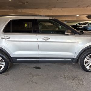 2019 FORD EXPLORER XLT — миниатюра 11