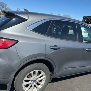 FORD ESCAPE HYBRID SE - 9