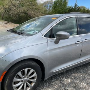 CHRYSLER PACIFICA TOURING-L - 2