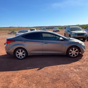 HYUNDAI ELANTRA - 10