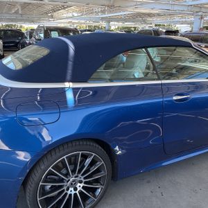 MERCEDES-BENZ E-CLASS - 8