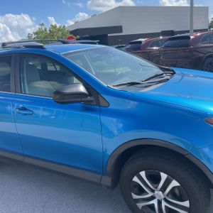 2017 Toyota RAV4 LE 缩略图 13