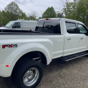 FORD F-350 SUPER DUTY LARIAT - 9
