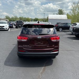 KIA SORENTO LX V6 - 7