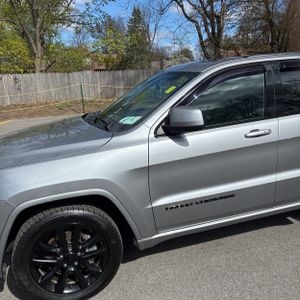 JEEP GRAND CHEROKEE LAREDO X - 2