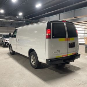 CHEVROLET EXPRESS 2500 - 5