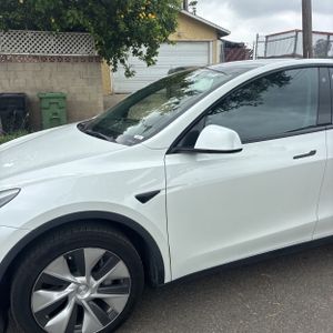 TESLA MODEL Y LONG RANGE - 2