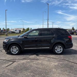FORD EXPLORER XLT - 3