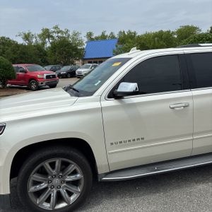 CHEVROLET SUBURBAN - 2