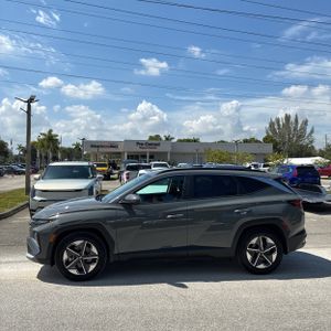 2025 Hyundai TUCSON SEL photo 3