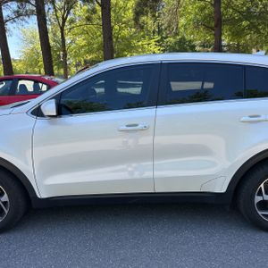 KIA SPORTAGE LX - 4