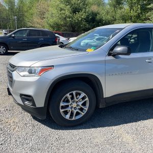 CHEVROLET TRAVERSE LS - 2