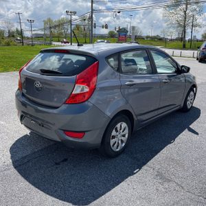 HYUNDAI ACCENT SE - 8