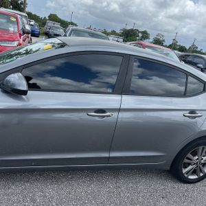 2018 Hyundai ELANTRA SEL — фото 4