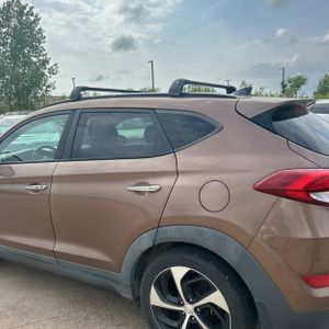 HYUNDAI TUCSON LIMITED - 6