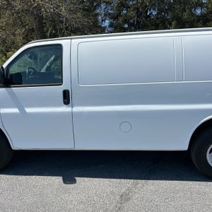CHEVROLET EXPRESS 3500 - 4