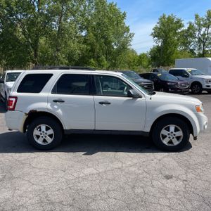 FORD ESCAPE XLT - 10