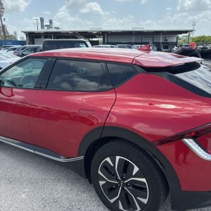 2023 KIA EV6 WIND — фото 6