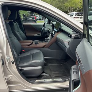 2024 Toyota VENZA XLE — миниатюра 33