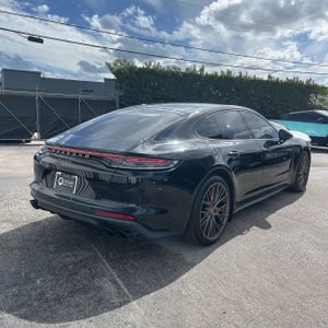 Porsche Panamera 4 - 8