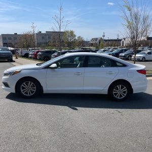 HYUNDAI SONATA SE - 3