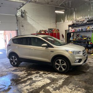 FORD ESCAPE SE - 10
