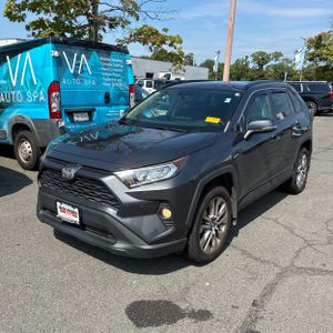 2020 Toyota RAV4 XLE PREMIUM — фото 1