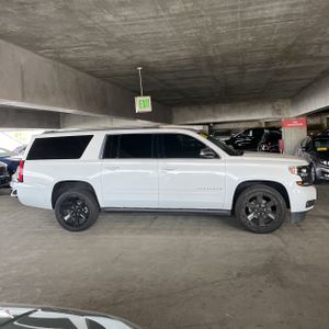 CHEVROLET SUBURBAN PREMIER - 10