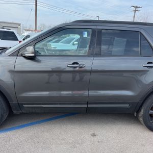 FORD EXPLORER XLT - 4