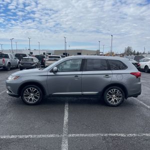 MITSUBISHI OUTLANDER SE - 3