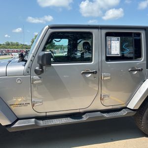 صورة 3 لـ 2015 JEEP WRANGLER UNLIMITED SAHARA